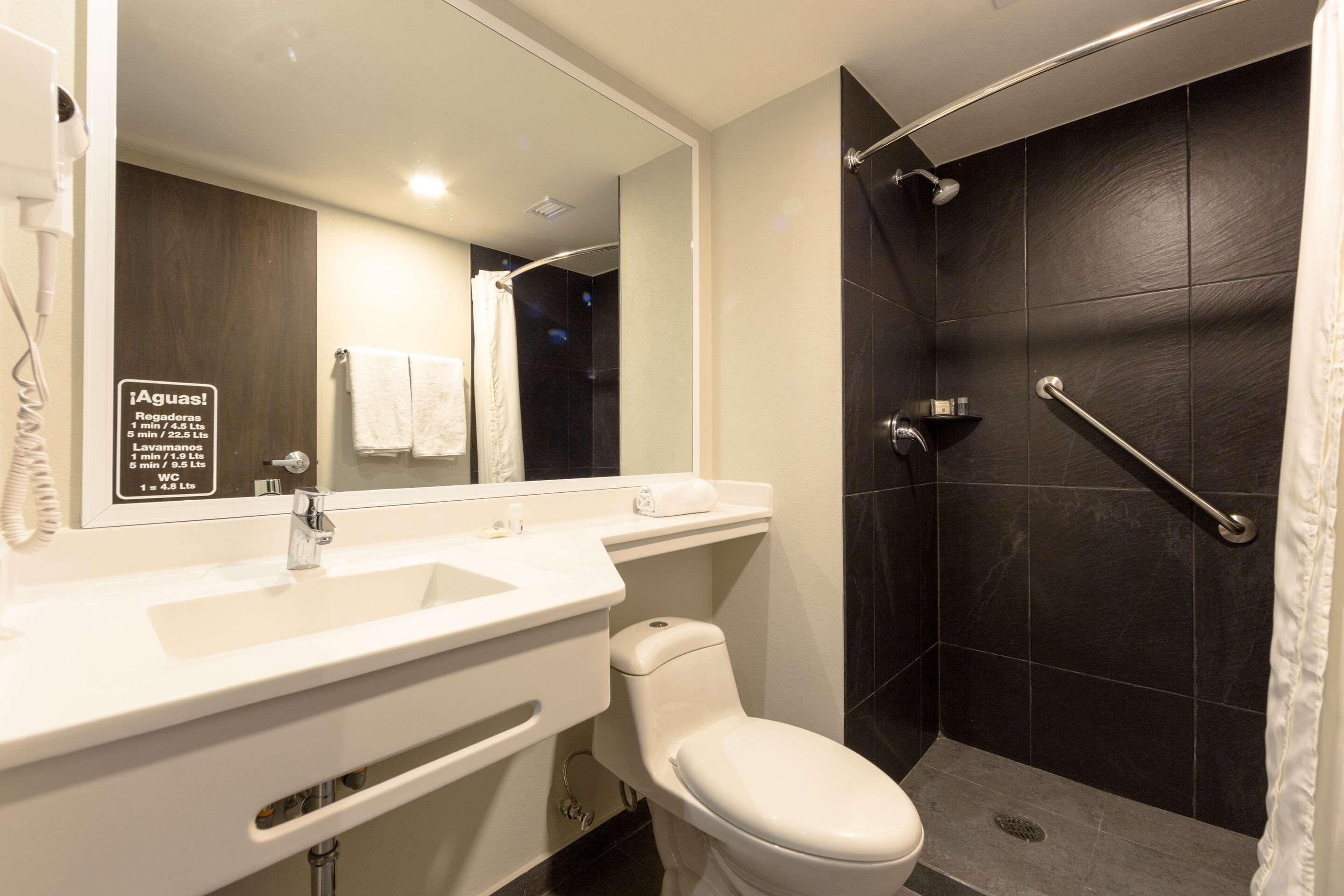 Comfort Inn Delicias Zewnętrze zdjęcie