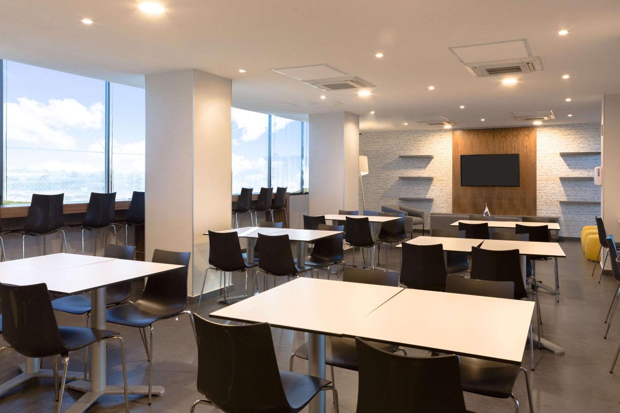 Comfort Inn Delicias Zewnętrze zdjęcie